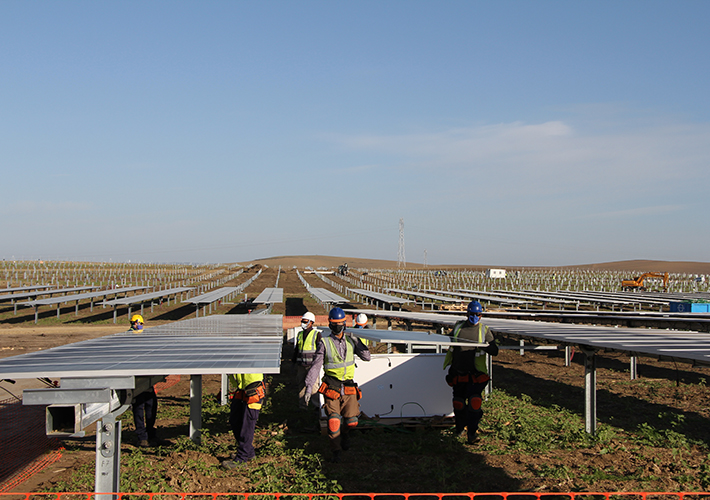 foto noticia ENDESA COMPRA A ARENA POWER ONCE PROYECTOS FOTOVOLTAICOS QUE SUMAN 519 MW PARA AYUDAR A DESCARBONIZAR EL POLO INDUSTRIAL DE HUELVA.